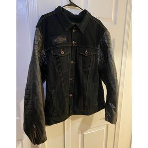 Brand new Never worn Harley Davidson men’s jacket. Size XL
